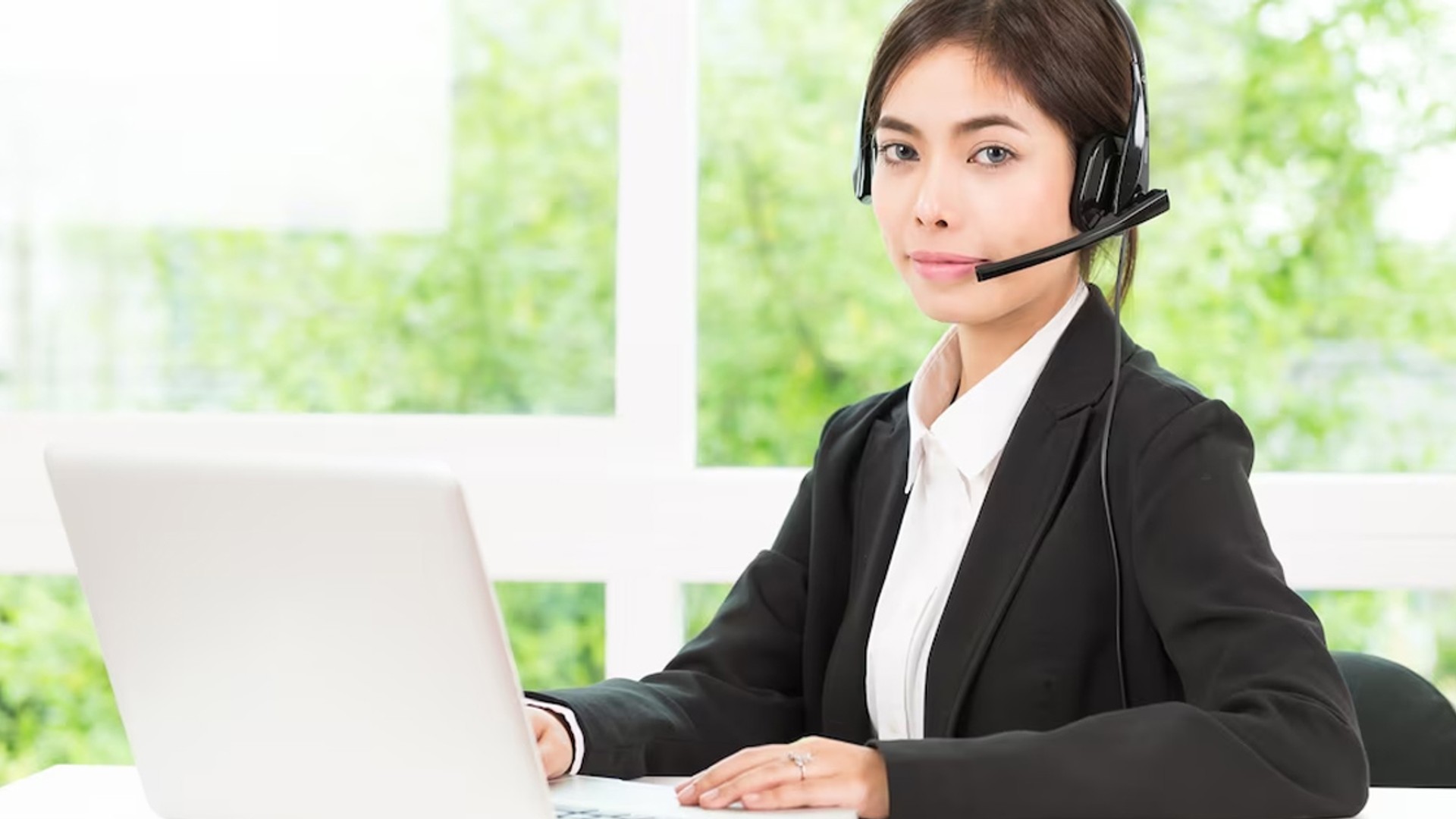 Đội ngũ hỗ trợ khách hàng chuyên nghiệp của 888New luôn sẵn sàng 24/7